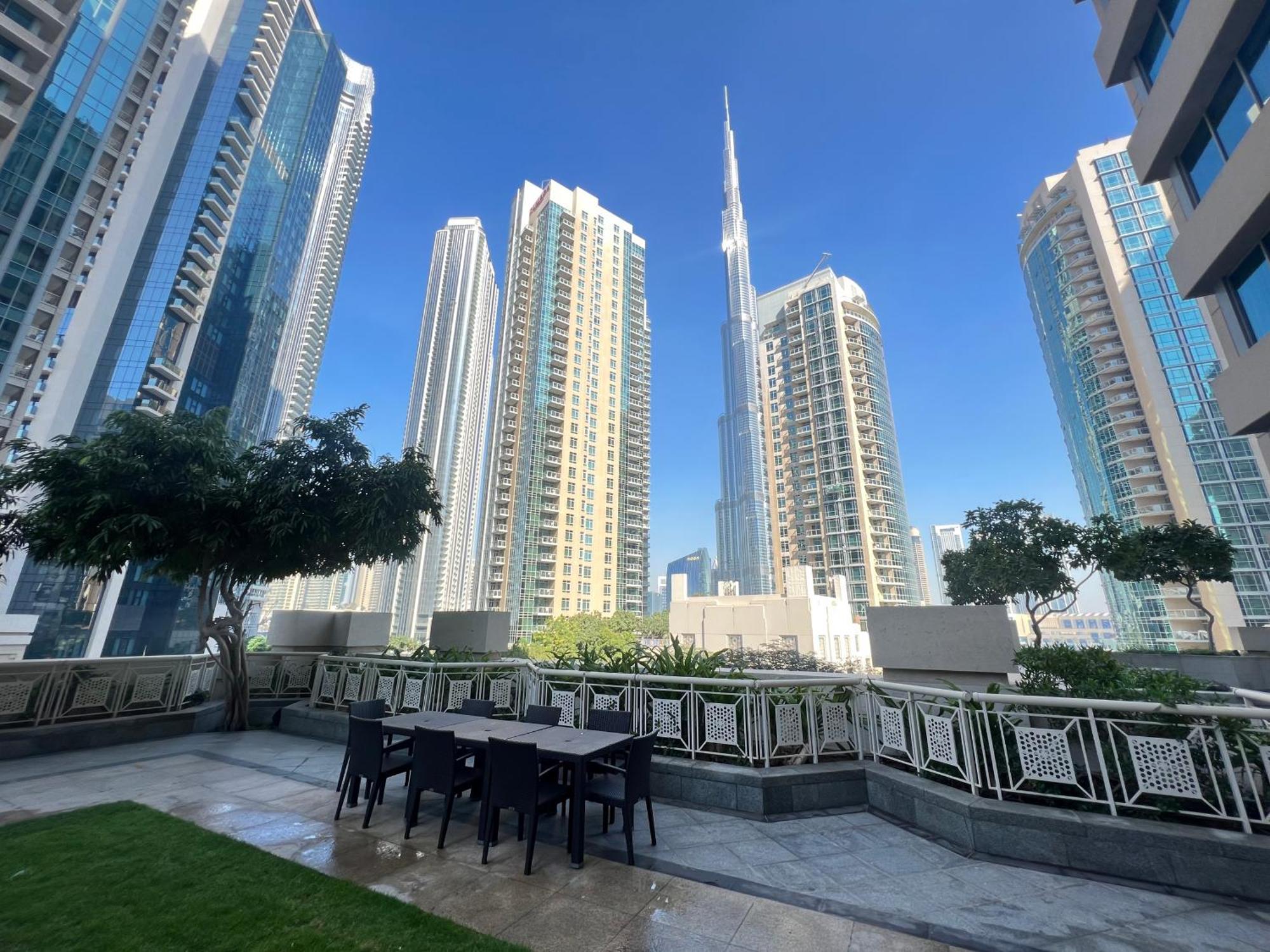 Prestige Living 2Br With Full Burj Khalifa And Fountain View By Auberge Dubai Bagian luar foto