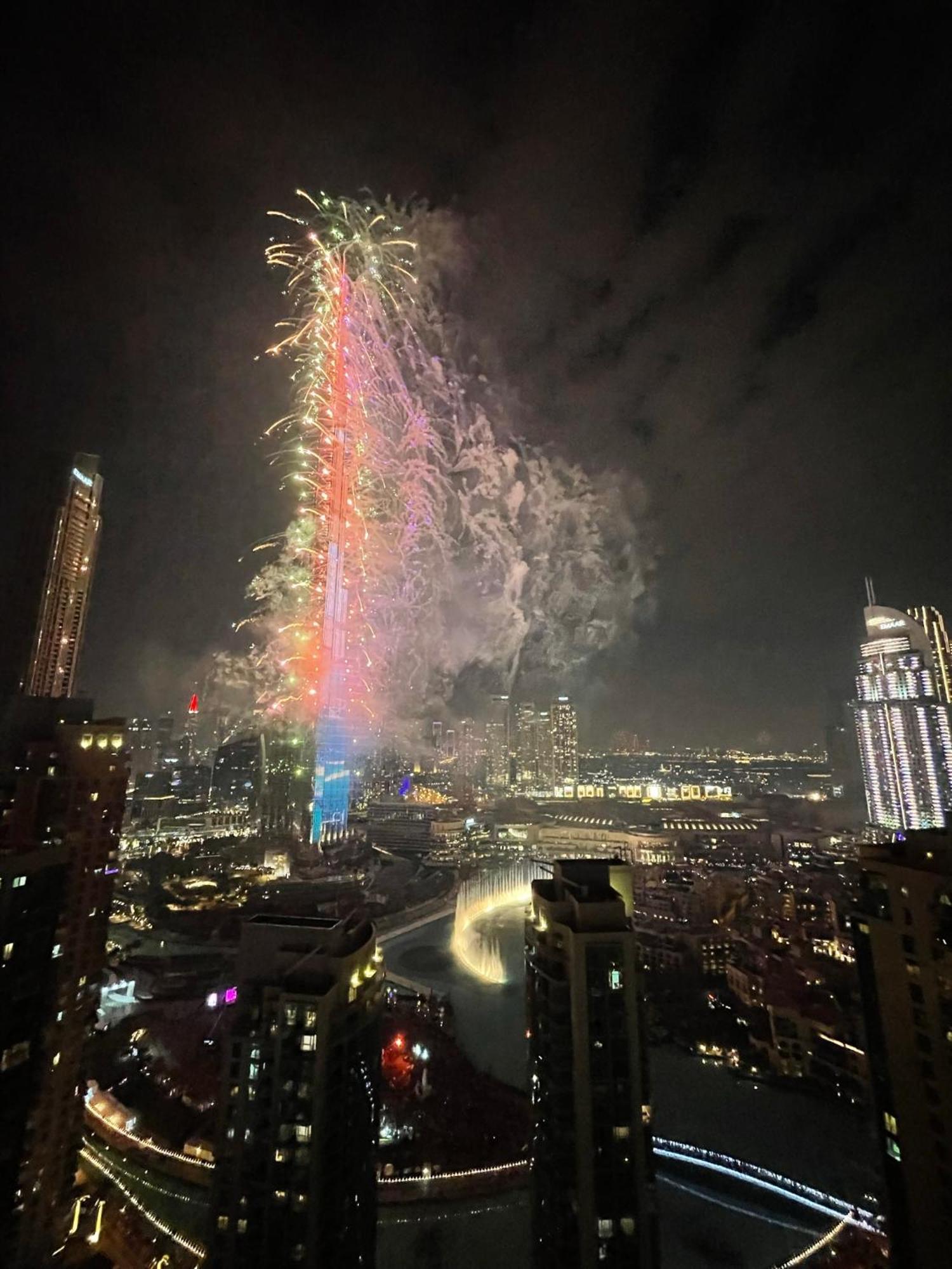 Prestige Living 2Br With Full Burj Khalifa And Fountain View By Auberge Dubai Bagian luar foto